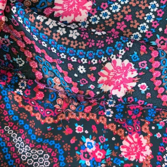 ROMEO + JULIET Couture Strapless Pink Paisley Shorts Romper size Medium - Picture 6 of 7